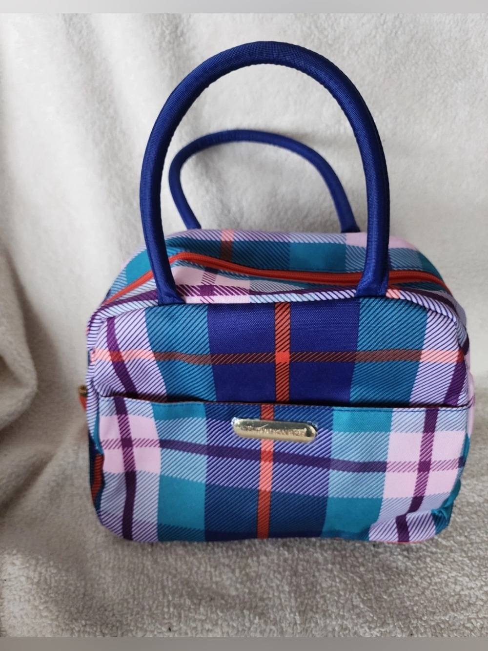 Tupperware Beautiful Plaid Insulated
Fall Lunch Bag Zipper Adjustable Straps
New